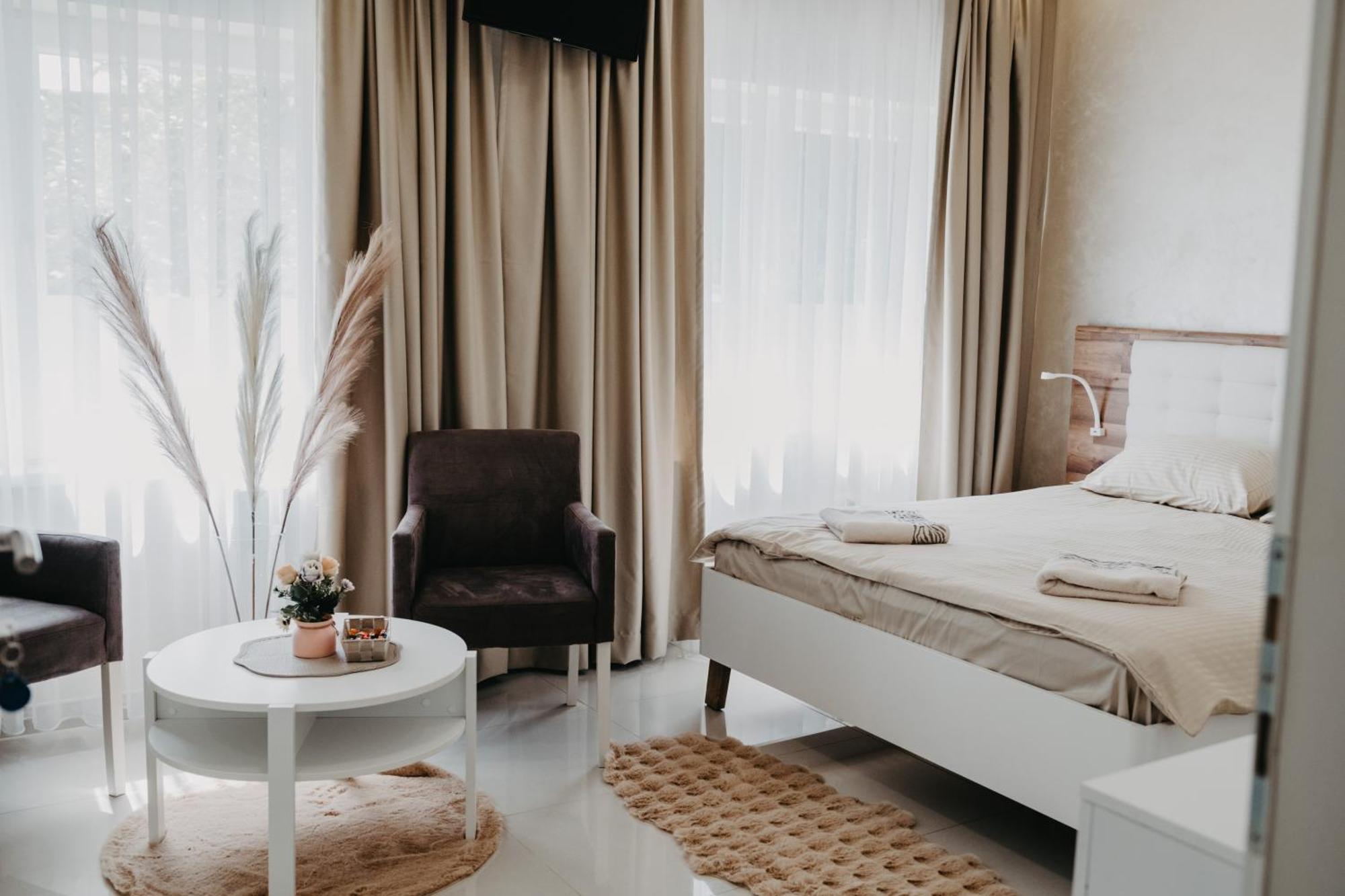Prenociste Park Bed and Breakfast Modrica Buitenkant foto