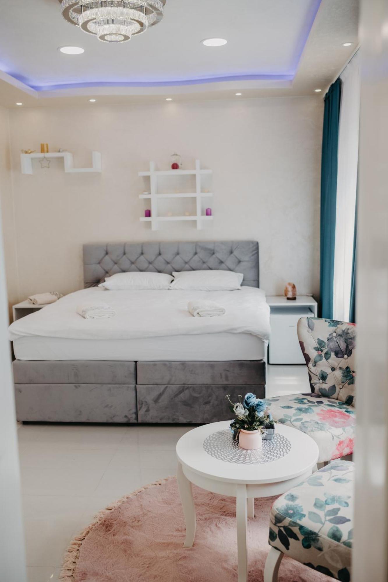 Prenociste Park Bed and Breakfast Modrica Buitenkant foto
