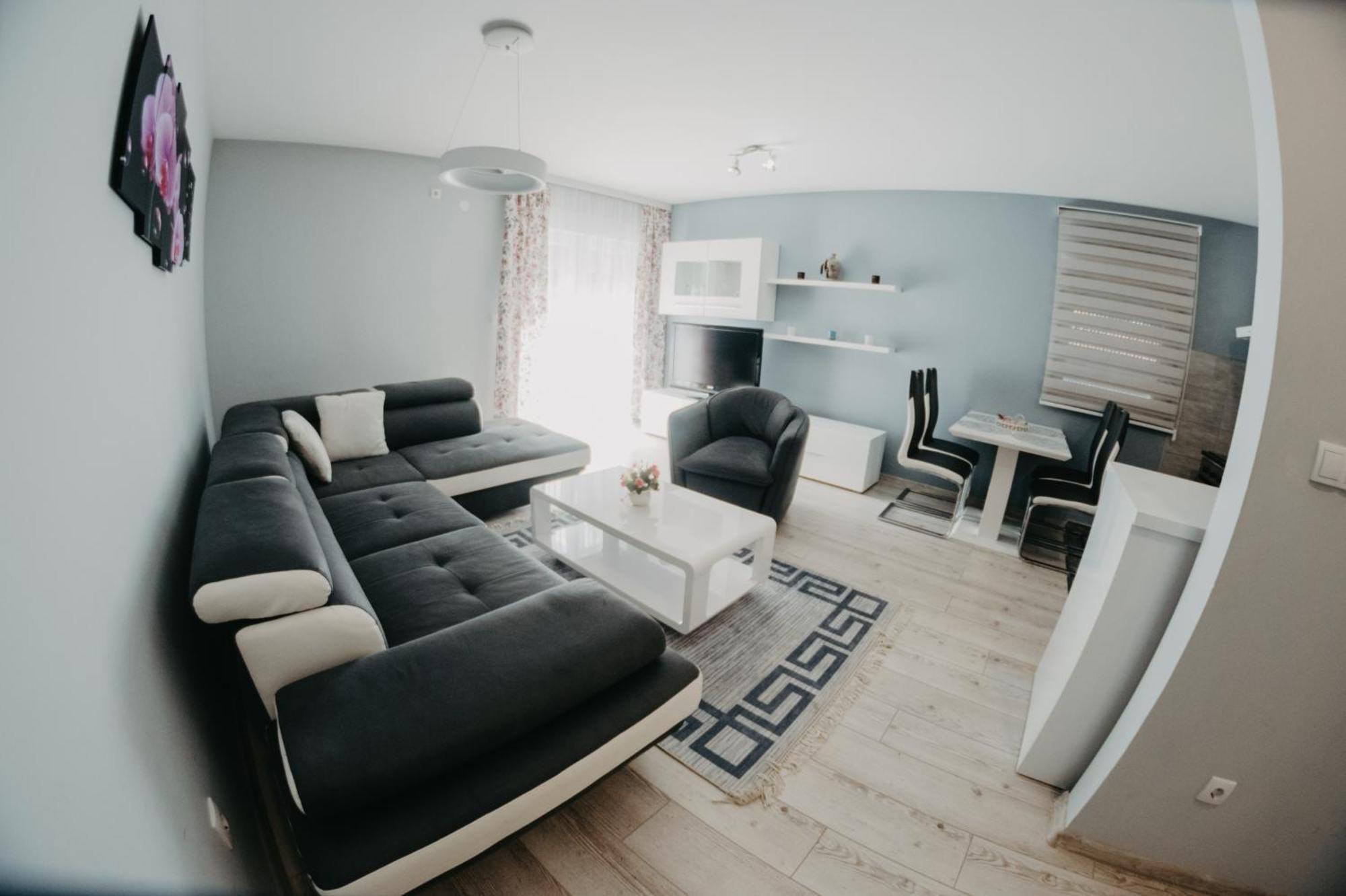 Prenociste Park Bed and Breakfast Modrica Buitenkant foto
