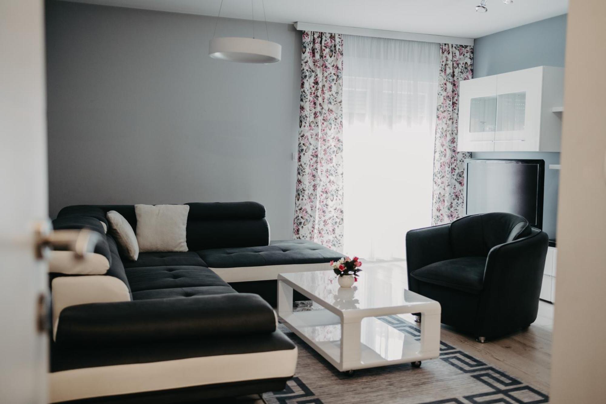 Prenociste Park Bed and Breakfast Modrica Buitenkant foto